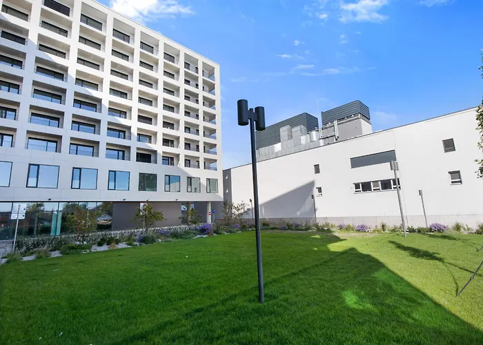 Downtown W King Size Bed And Ac